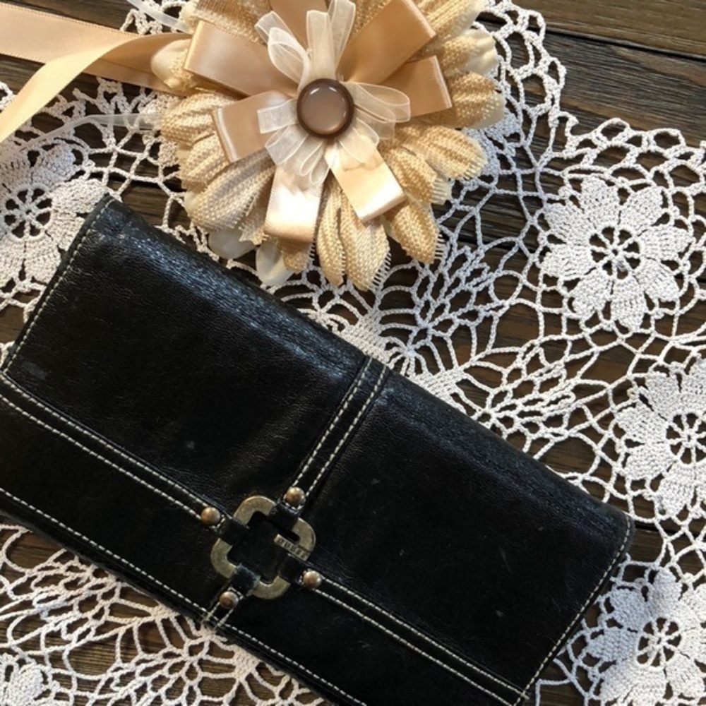 Guess super awesome bifold wallet tons of storage